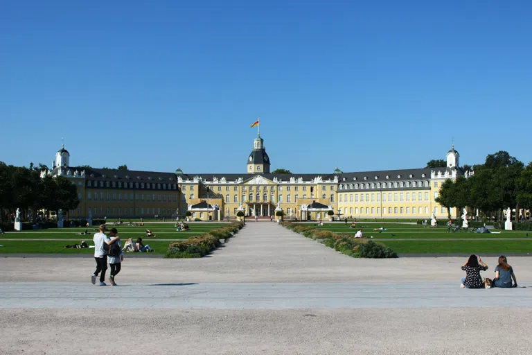 Karlsruhe als lokaler Bezug für Kfz-Zulassung online Karlsruhe