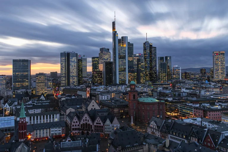 Frankfurter Skyline für Kfz-Zulassung online Frankfurt am Main